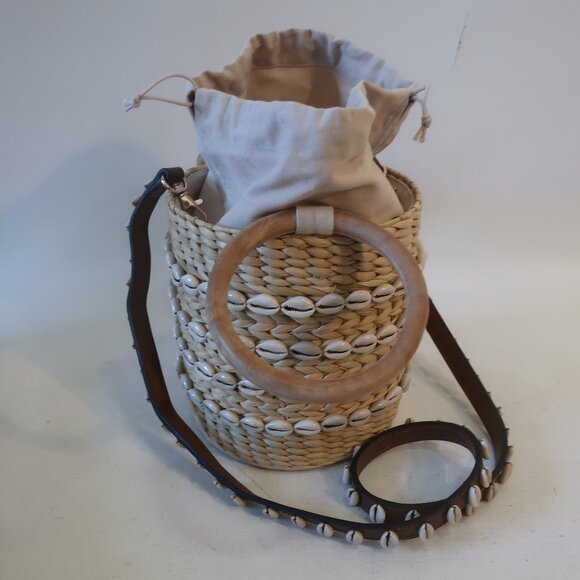 NWOT Womens Poolside NY Natural The Bobbi Straw Shell-Embellished Bucket Bag - Picture 1 of 15